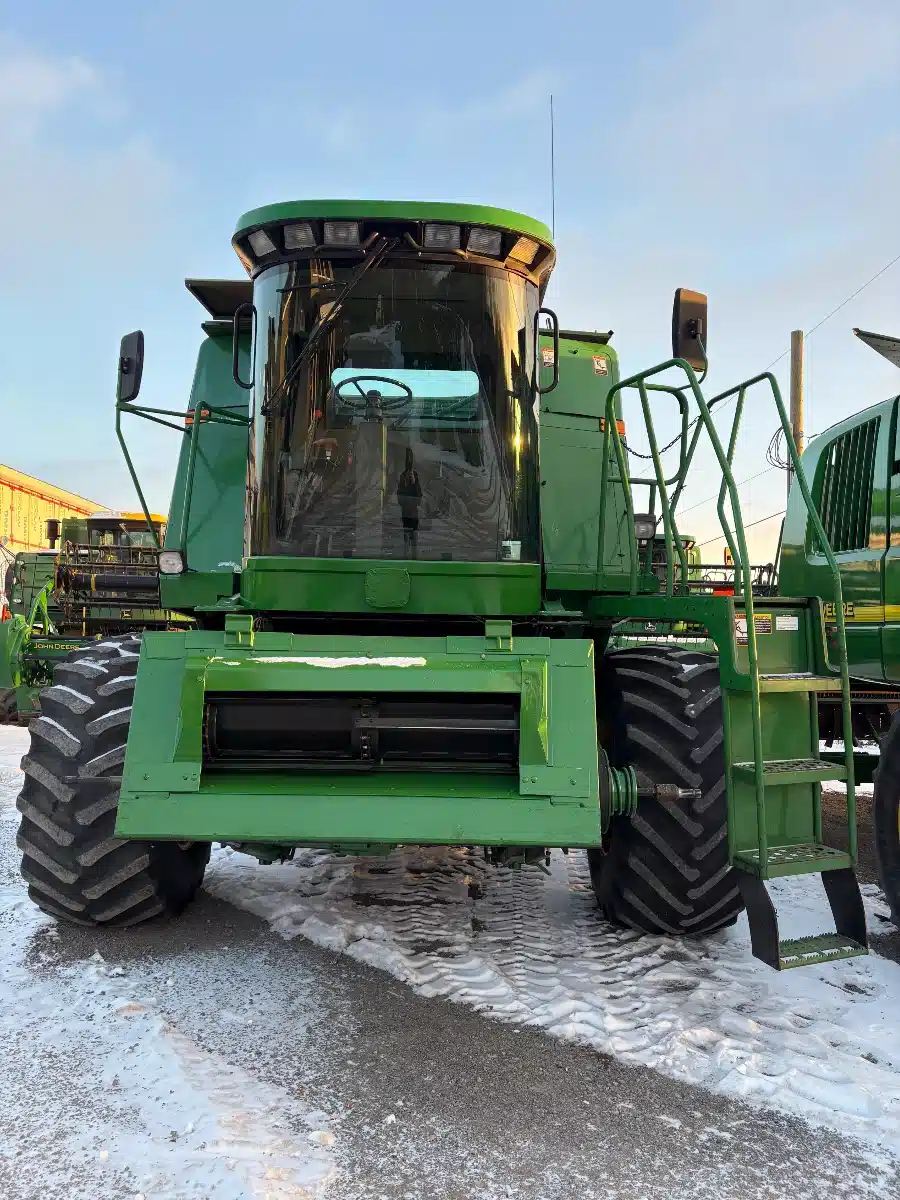 Gallery image 2 for 1998 John Deere 9510 Combine