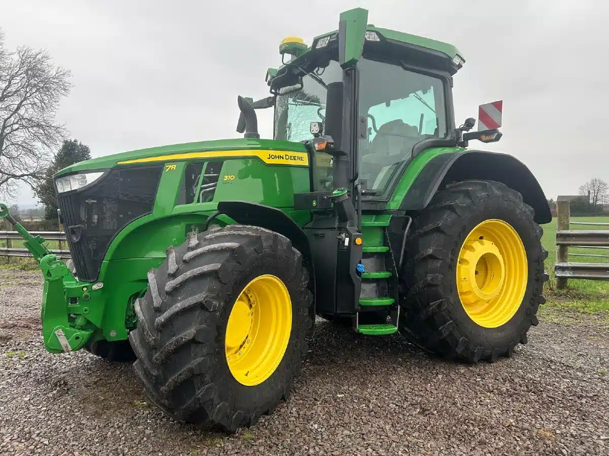 2022 John Deere 7R 310 Tractor