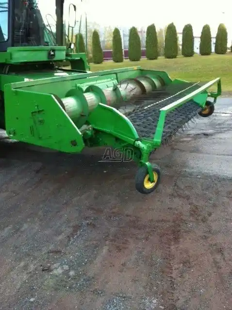 Gallery image 1 for Used John Deere 212 Header - Pickup