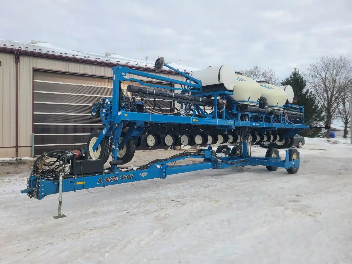 Gallery image 2 for Used 2014 Kinze 3600 Planter