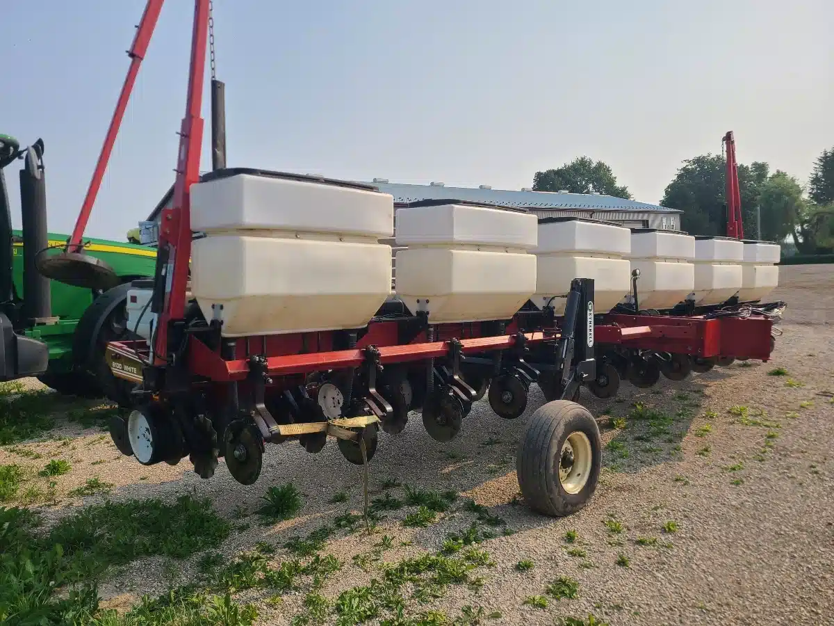 Gallery image 2 for Used White Planters 6100 Planter