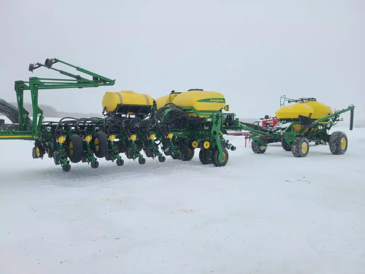 Gallery image 1 for John Deere 1770NT CCS Planter
