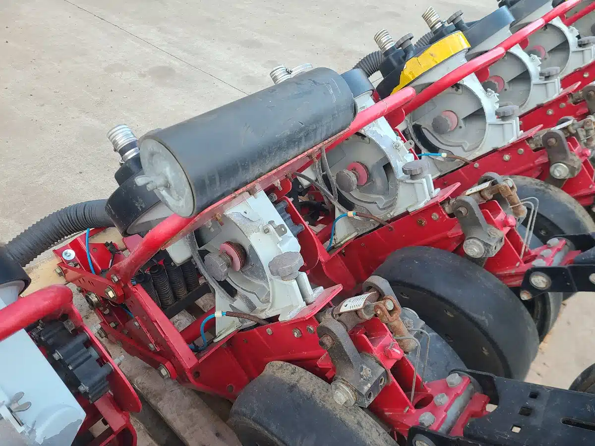 Used 2013 White Planters 8000 Planter Units