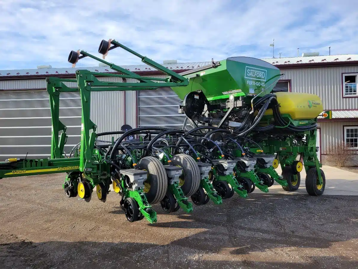 Gallery image 1 for John Deere 1770NT CCS Planter
