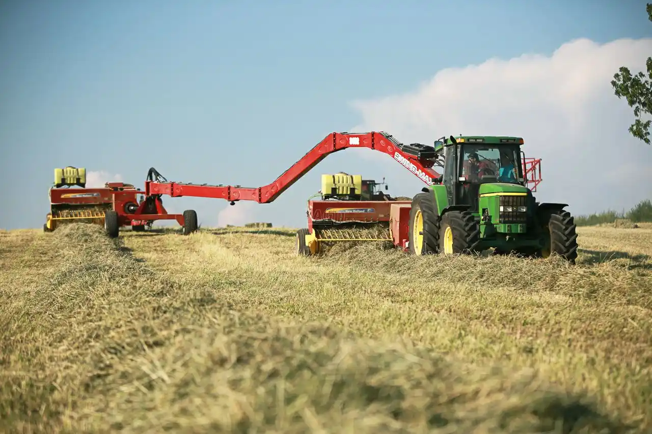 Image pour Neuf Marcrest Mfg. Swing-Max presse à balle carrée - petite