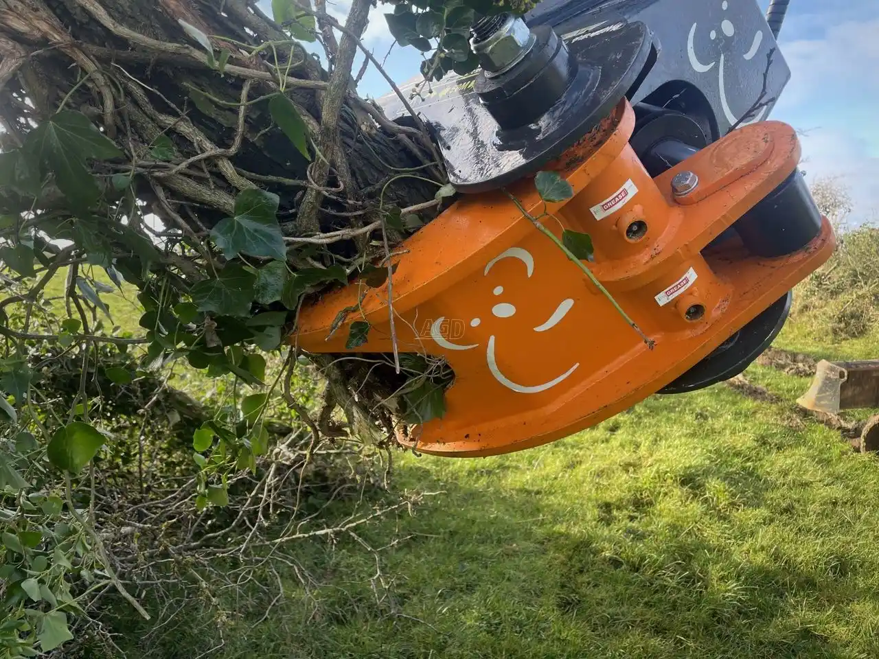 Gallery image 2 for New 2025 MDE Machinery KOALA K150 Tree Shears