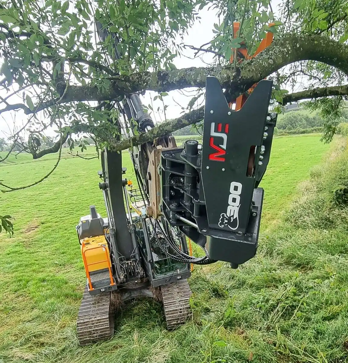 Gallery image 2 for New 2025 MDE Machinery KOALA K300 Tree Shears