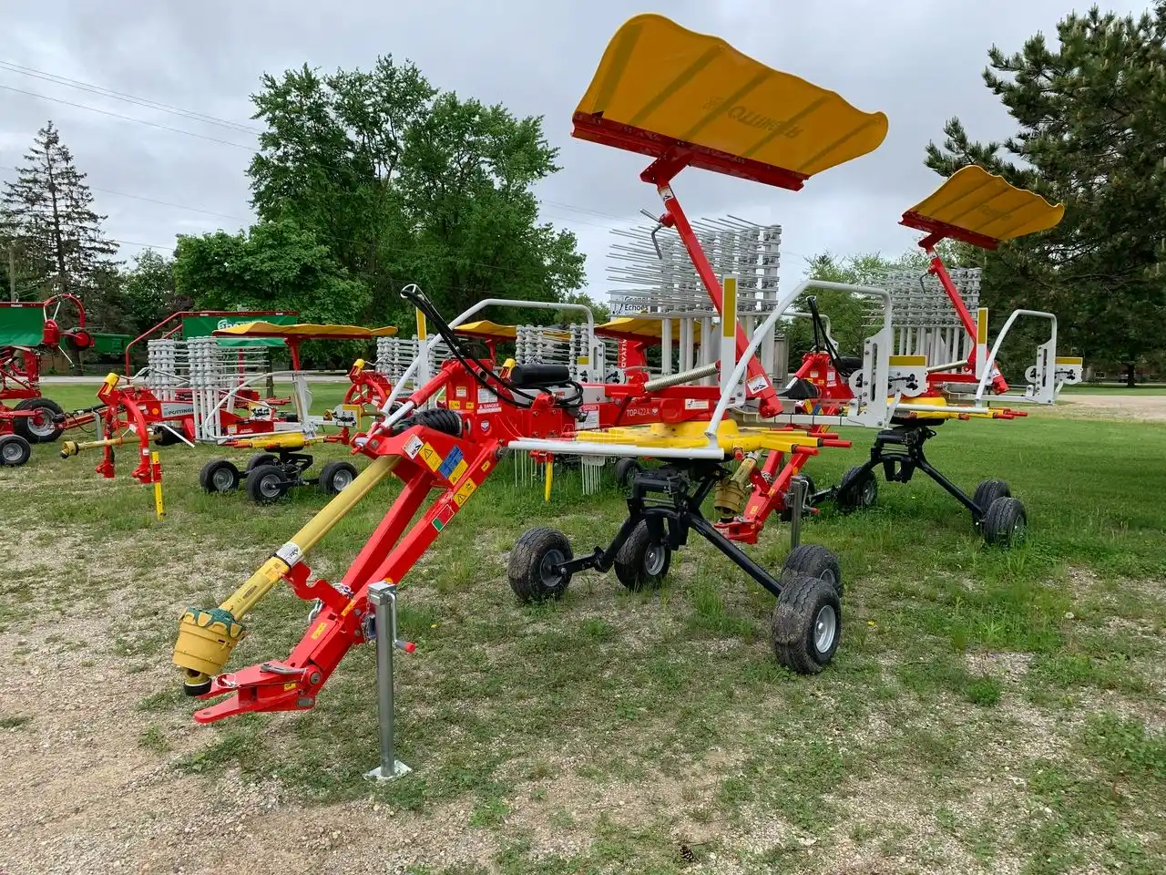 Gallery image 2 for New Pottinger TOP 422 A Rake