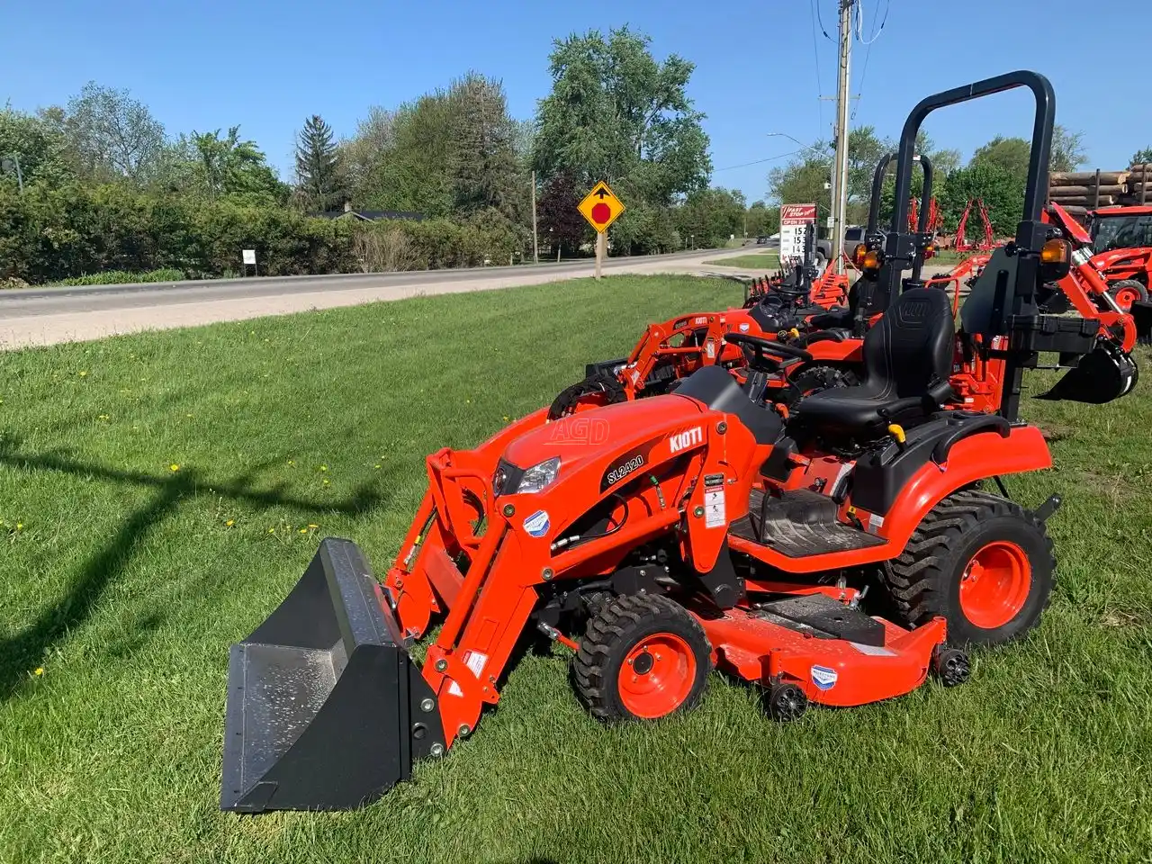 Gallery image 2 for New Kioti CS2220 Tractor
