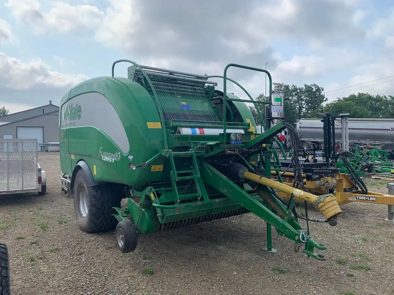 Gallery image 1 for Used McHale FUSION 3 PLUS Round Baler