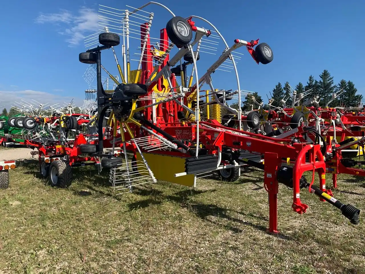 Gallery image 1 for New Pottinger Top 882 C Rake
