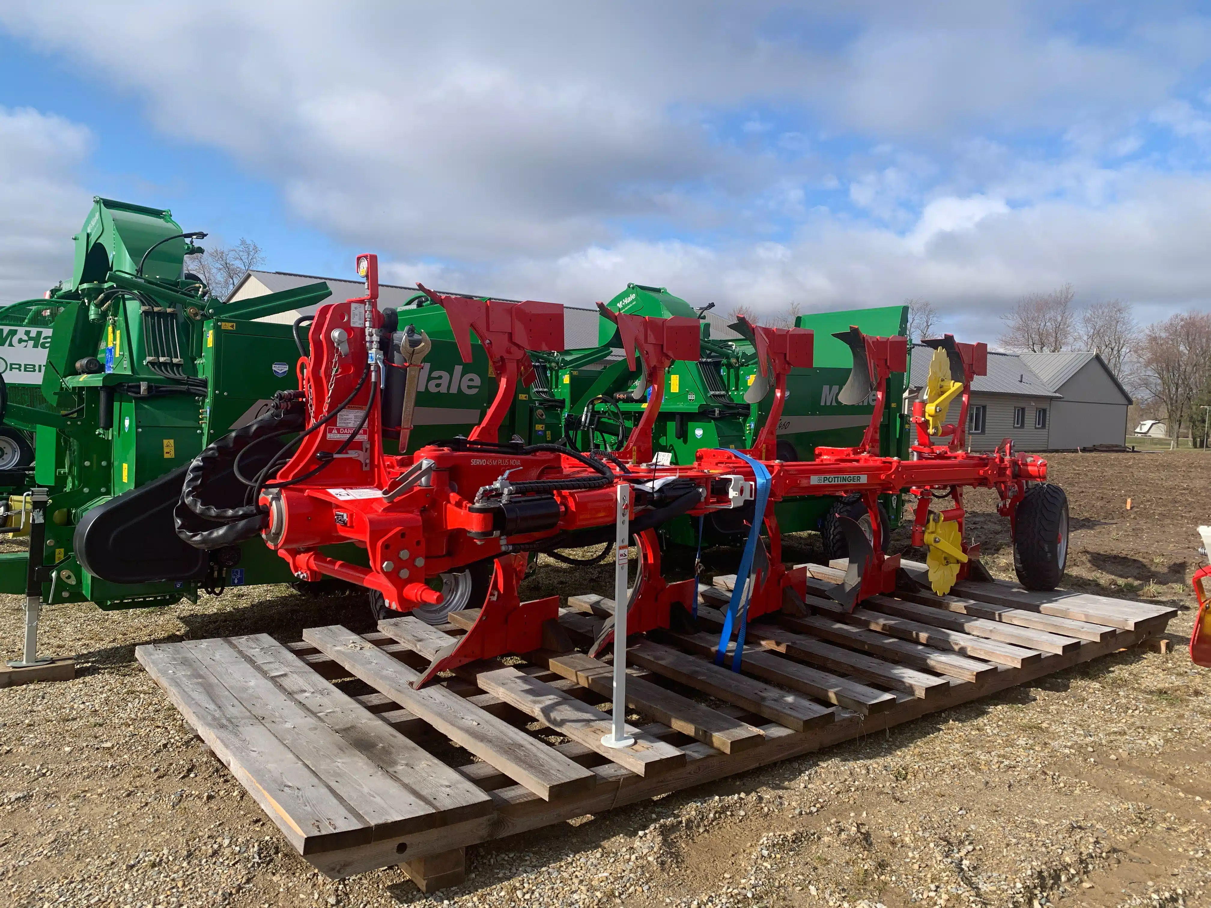 Gallery image 2 for New Pottinger SERVO 45M PLUS NOVA Plow