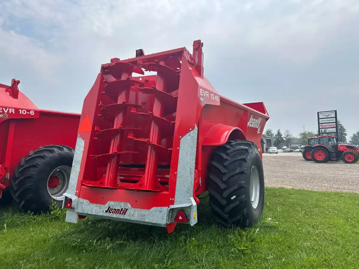Gallery image 2 for New Jeantil EVR 13-10 Manure Spreader