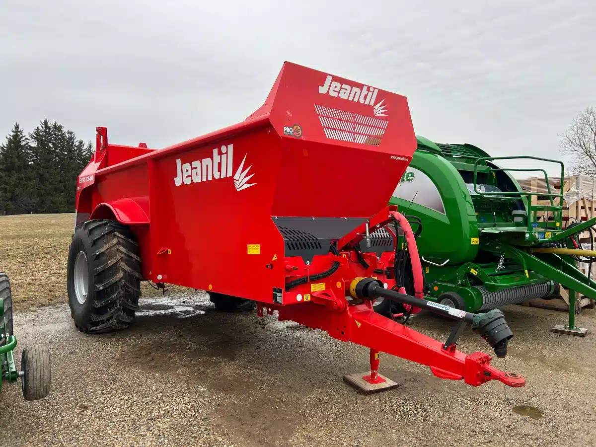 Gallery image 1 for New Jeantil EVR 13-10 Manure Spreader