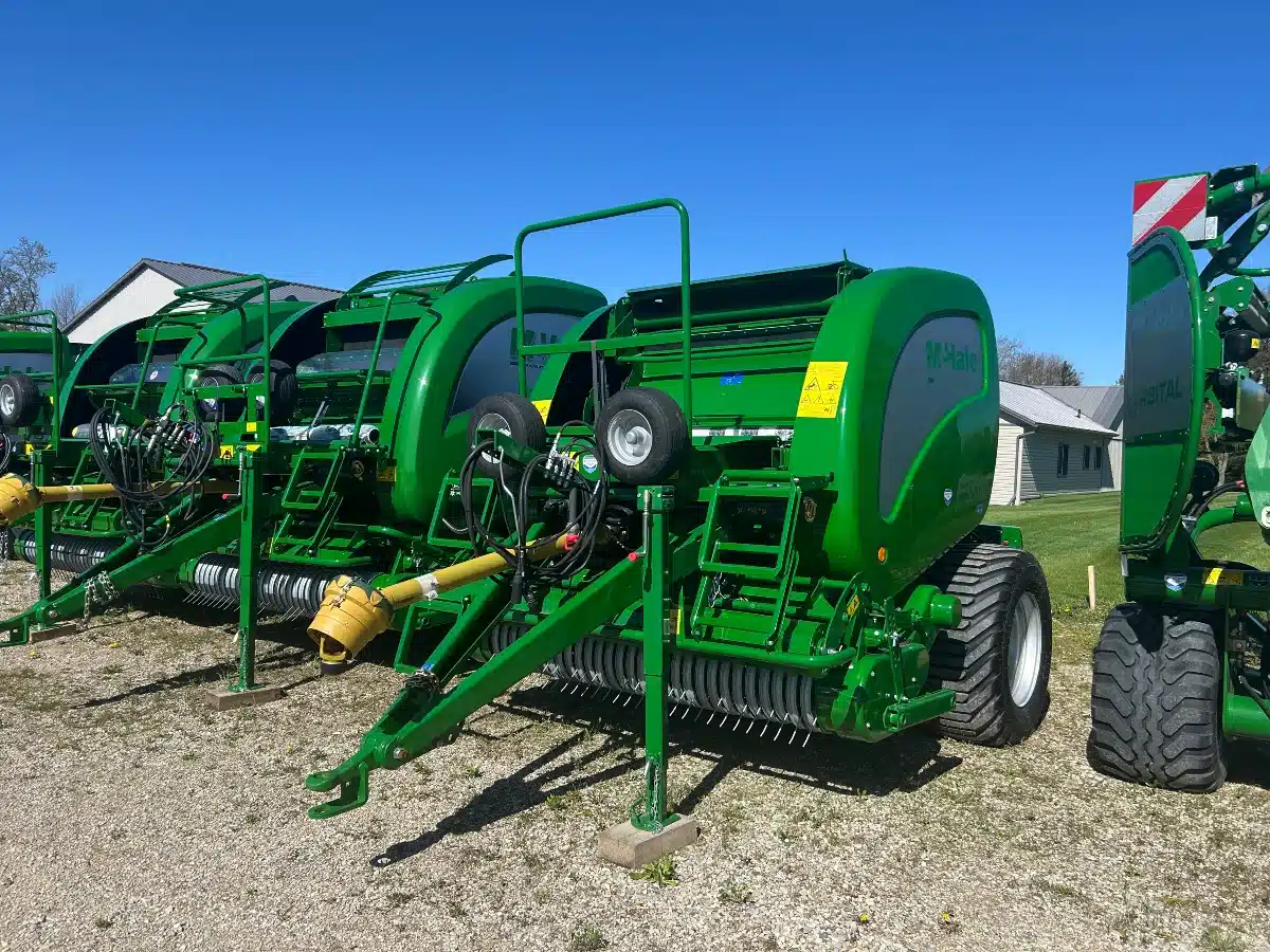 Gallery image 1 for New McHale V6740 Round Baler