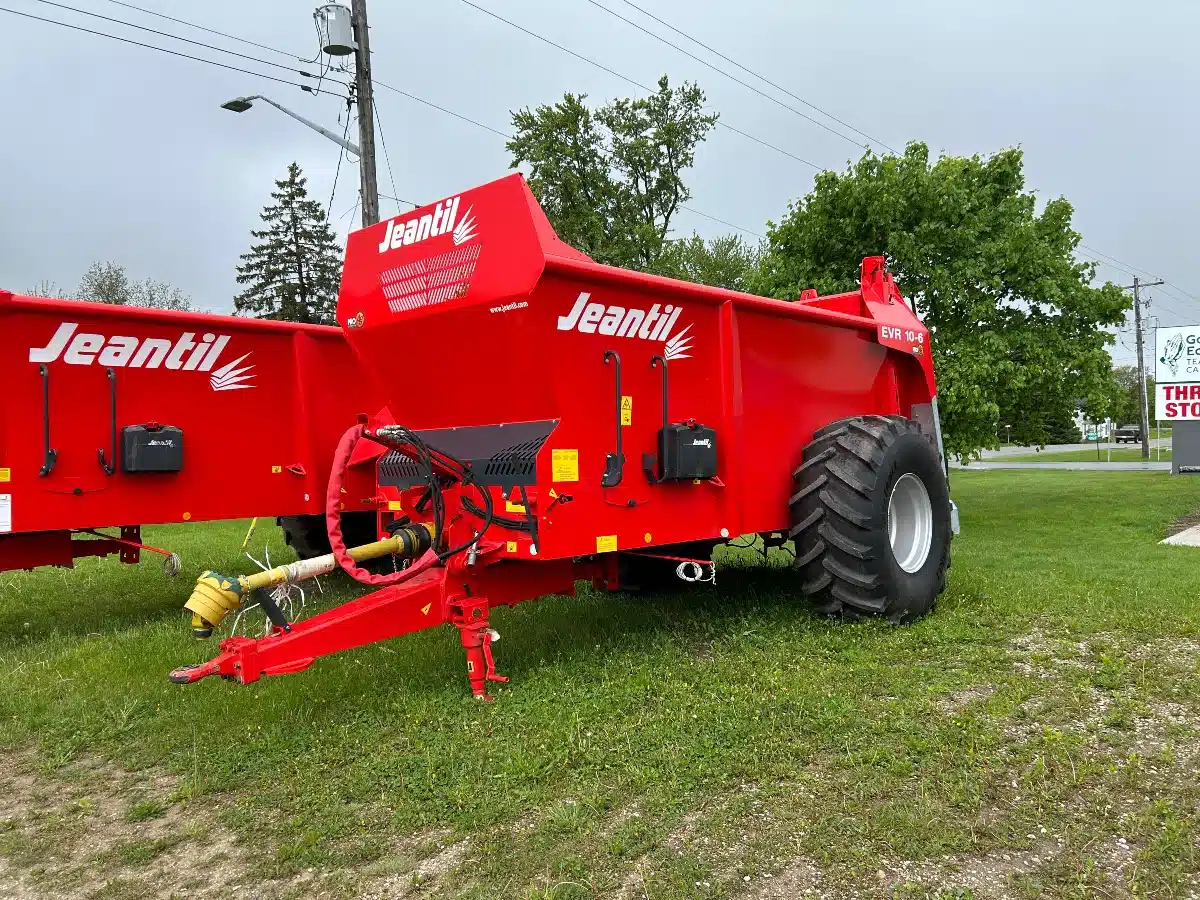 Gallery image 1 for New Jeantil 10-6 Manure Spreader