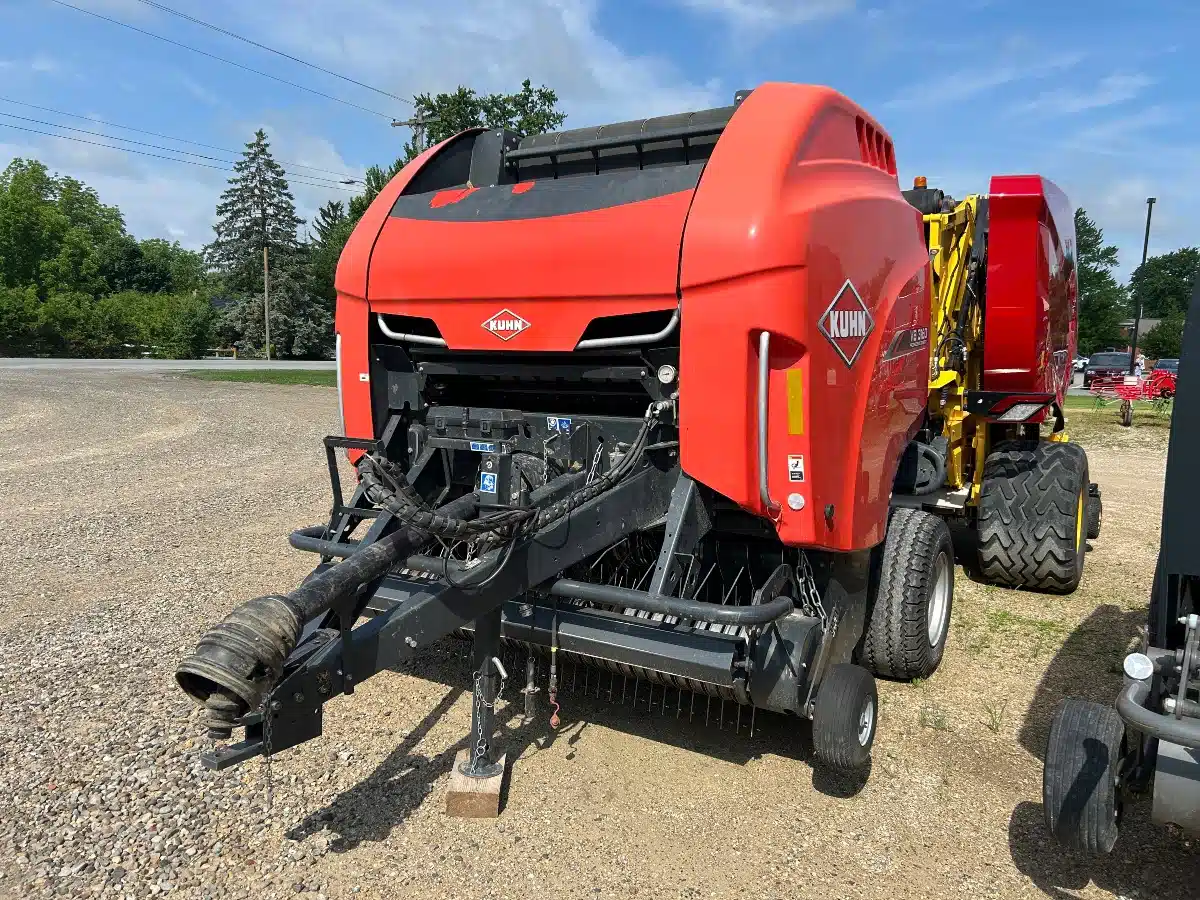 Gallery image 2 for Used Kuhn VB 3160 Round Baler