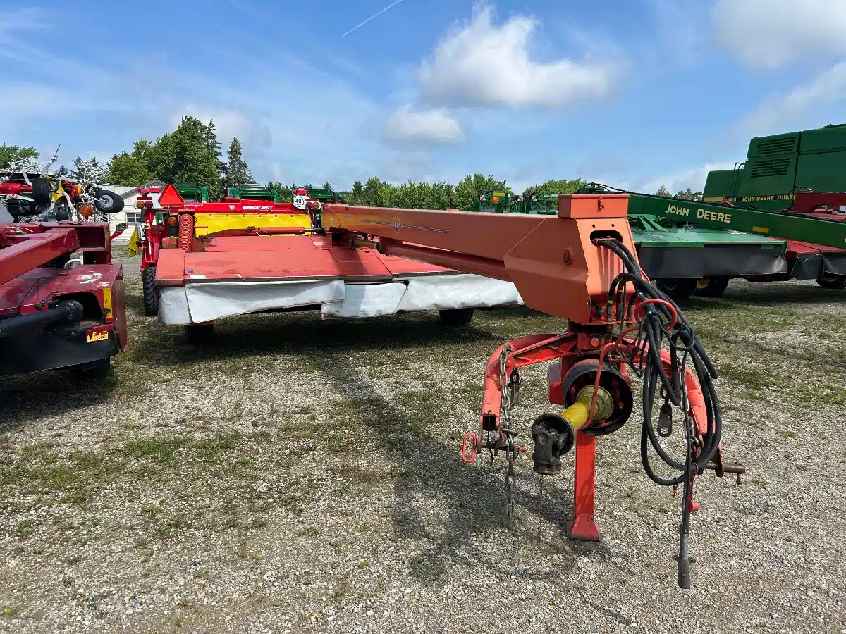 Gallery image 1 for Used Kuhn FC 4000 RG Disc Mower Conditioner