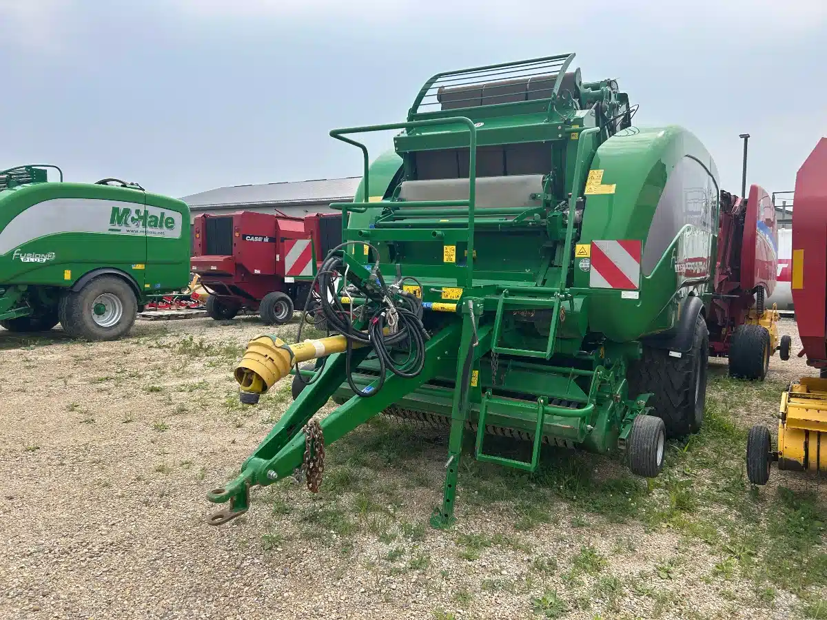 Gallery image 2 for 2022 McHale FUSION VARIO Round Baler