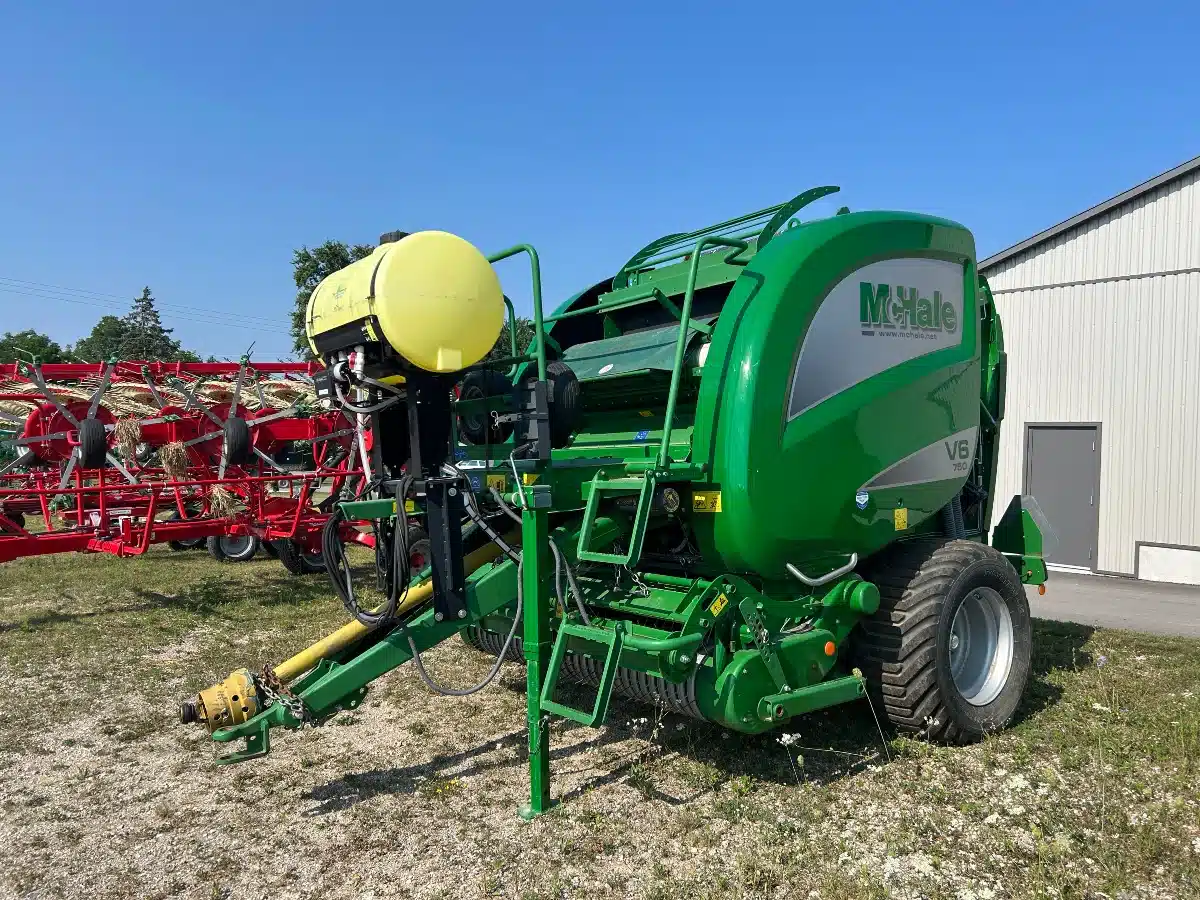Gallery image 1 for Used McHale V6750 Round Baler