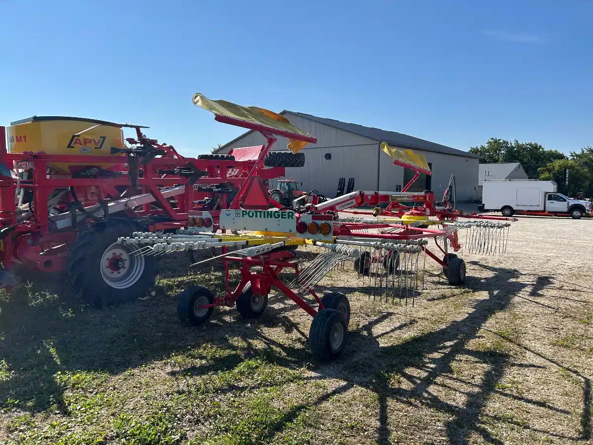 Gallery image 2 for Used Pottinger 691 A Rake