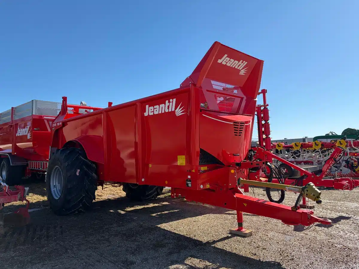 Jeantil EVR 18-14 Manure Spreader