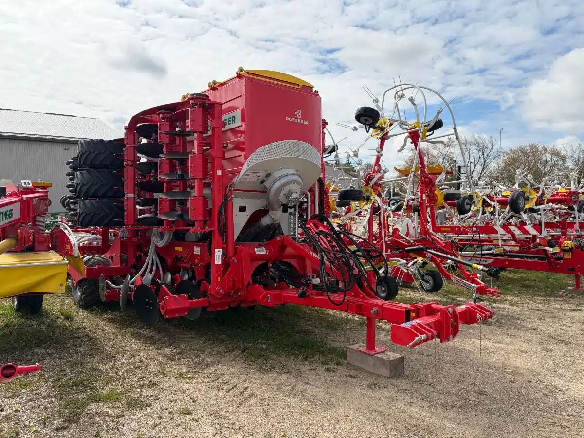 Photo de la Galerie 1 pour Pottinger C6 Terrasem Semoir à air