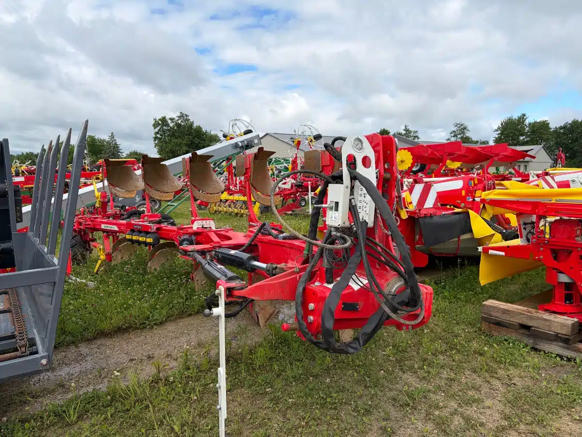 Photo de la Galerie 2 pour Pottinger SERVO 4000 Charrue