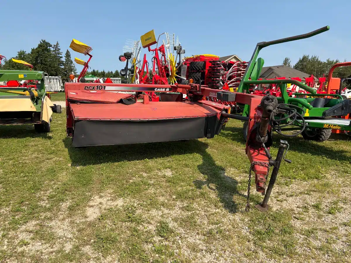 Gallery image 1 for Case IH DCX101 Disc Mower Conditioner