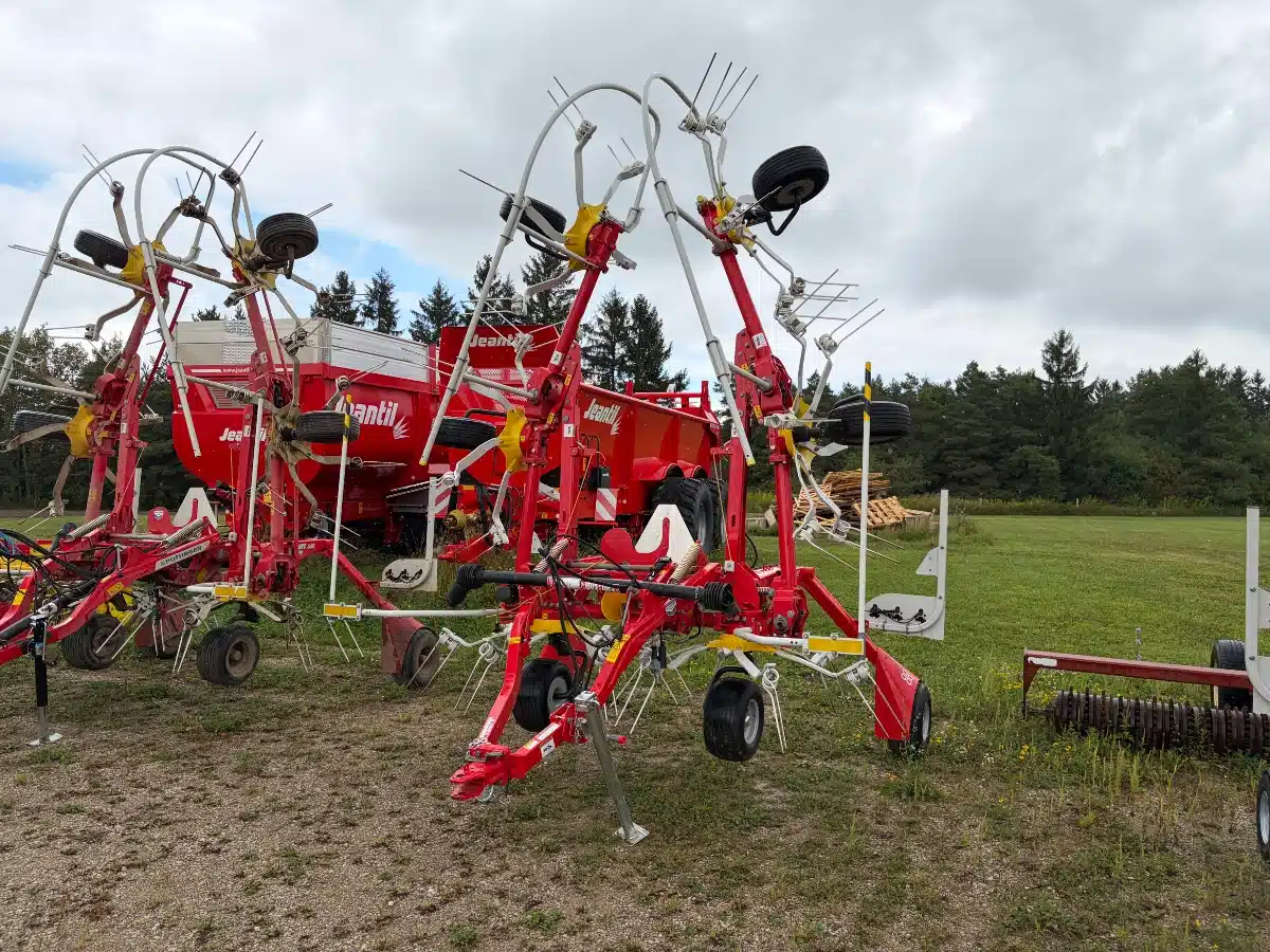 Gallery image 2 for Pottinger HIT 6.80 T Tedder