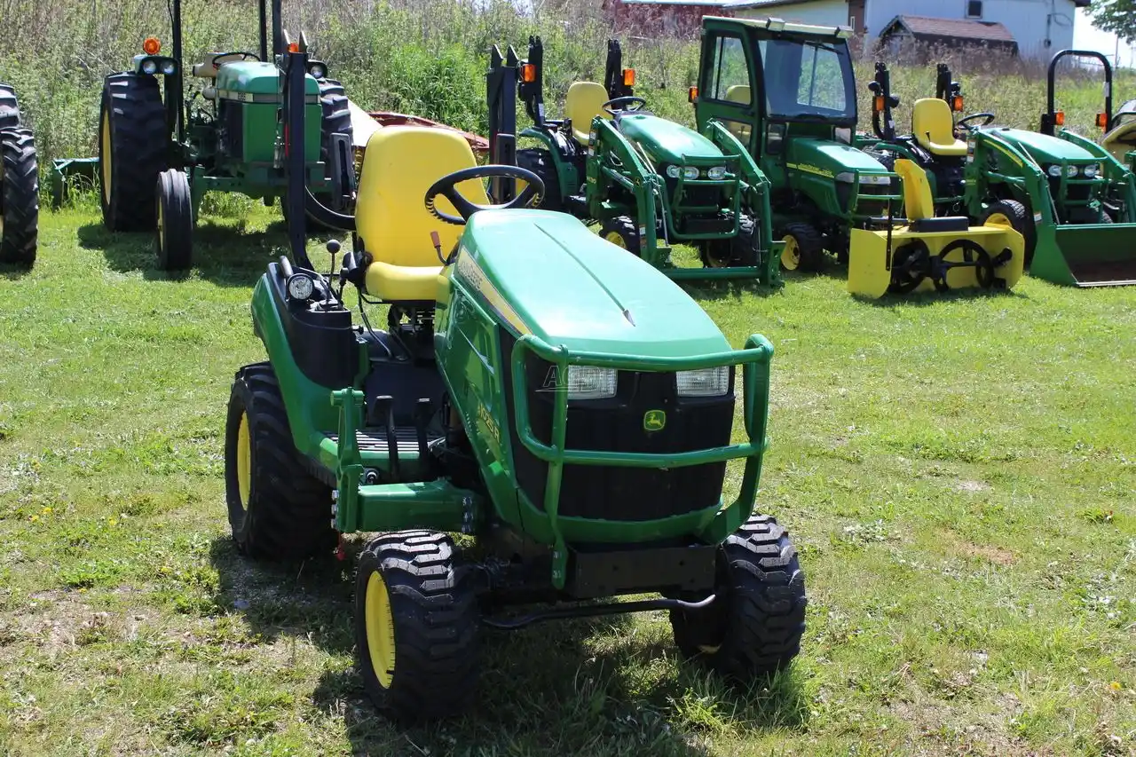 Gallery image 2 for Used 2021 John Deere 1025R Tractor