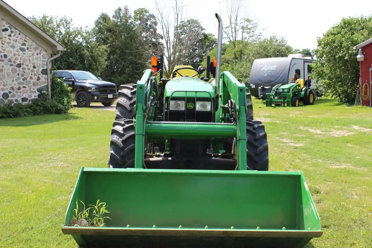 Gallery image 2 for Used 2008 John Deere 5320 Tractor