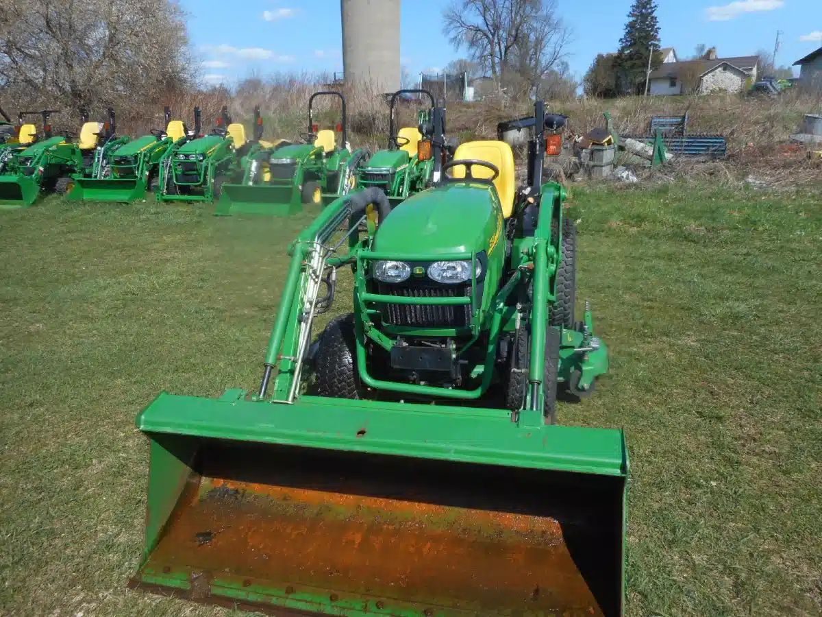 Gallery image 2 for Used 2011 John Deere 2520 Tractor