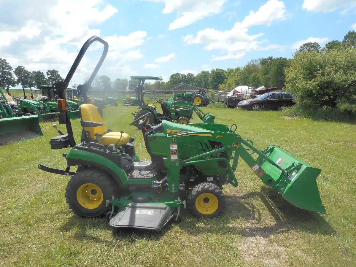 Gallery image 1 for Used 2022 John Deere 1025R Tractor