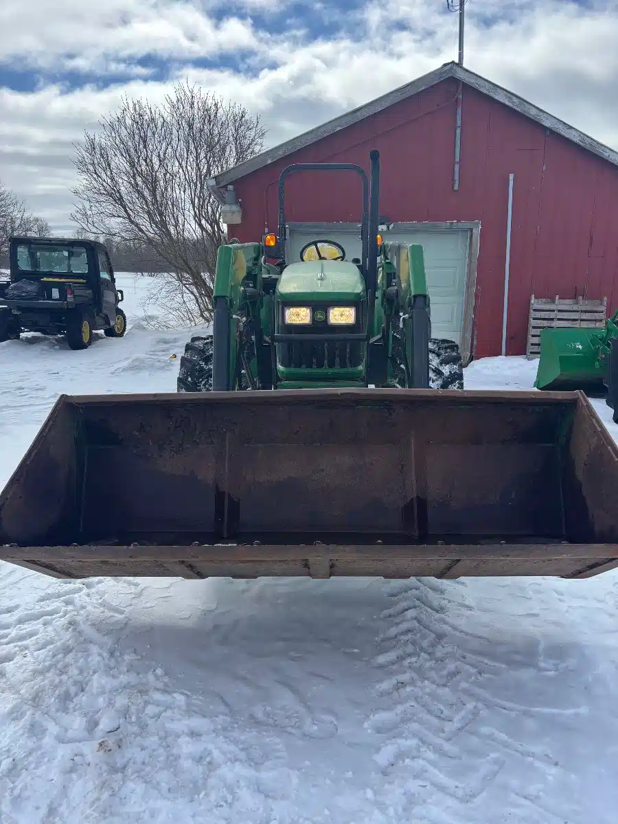 Gallery image 2 for 2014 John Deere 5425 Tractor