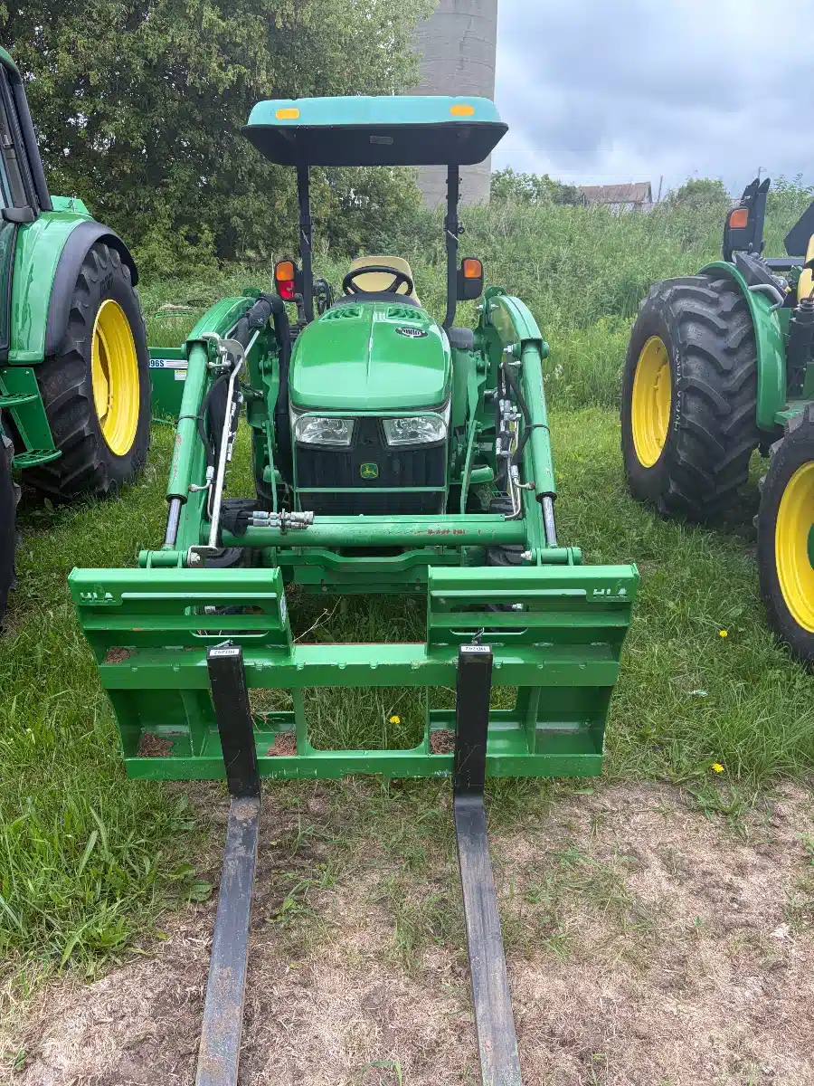 Photo de la Galerie 2 pour 2020 John Deere 3039R Tracteur