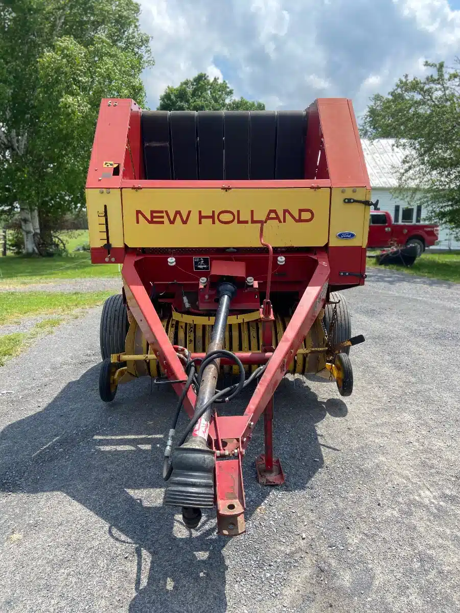 Gallery image 2 for Used New Holland 630 Round Baler