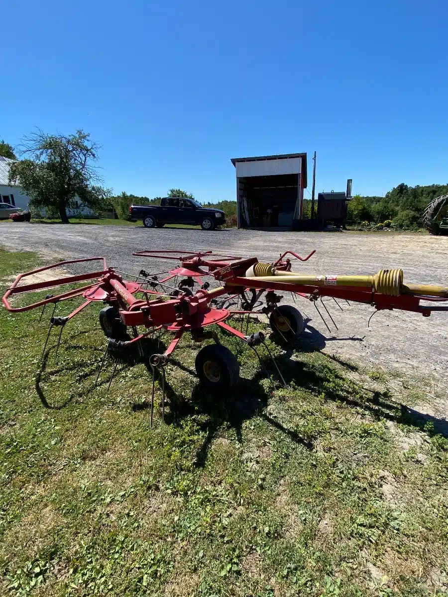 Gallery image 2 for Used New Holland 163 Tedder