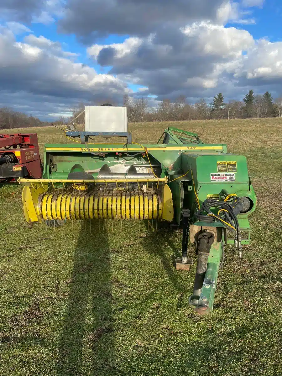 Gallery image 2 for Used John Deere 347 Square Baler - Small