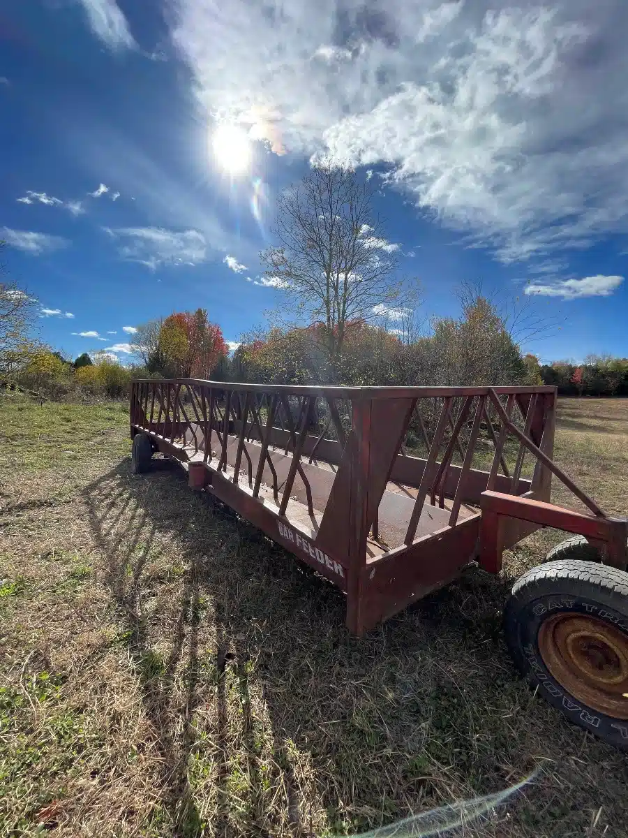 Gallery image 2 for Unspecified Slant Bar Feeder Feed Wagon