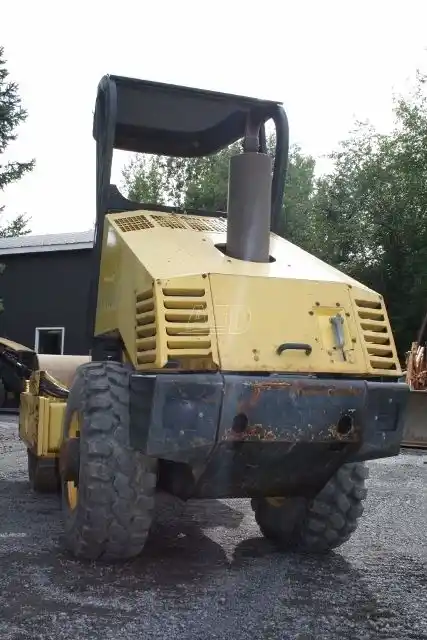 Gallery image 2 for Used 2002 Bomag DW145D-3 Vibrating Vibratory Roller