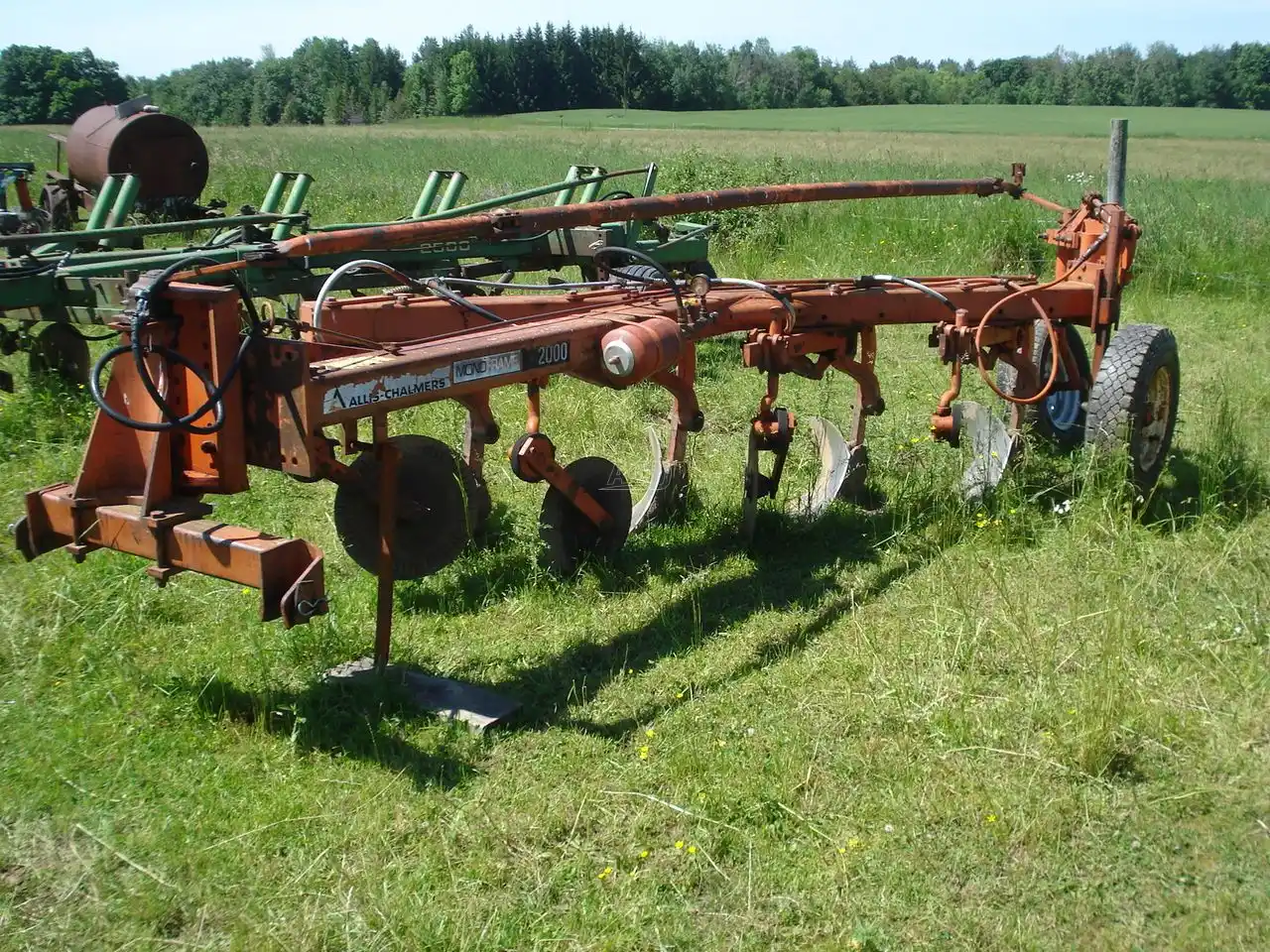 Gallery image 2 for Used Allis Chalmers 2000 Plow