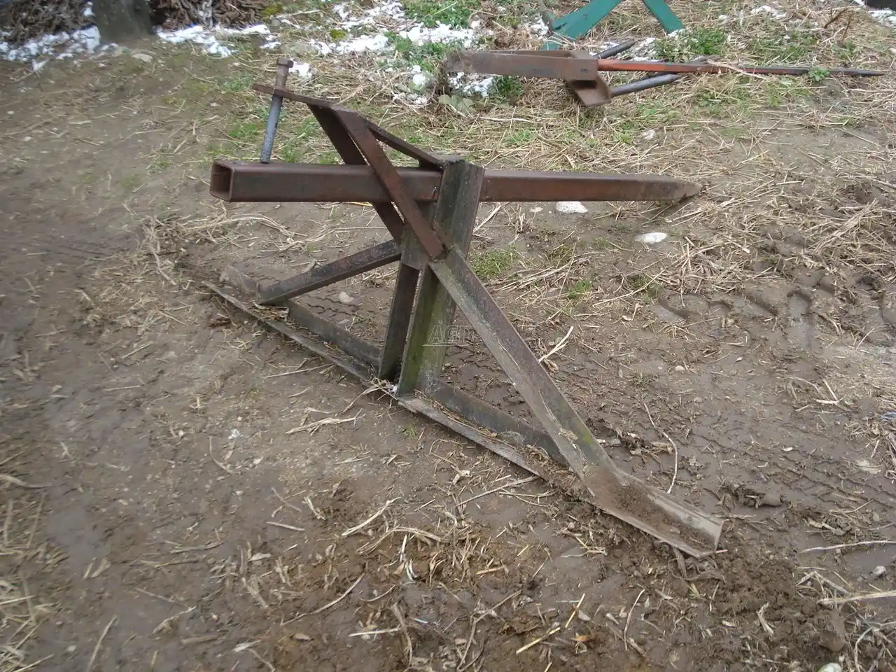 Gallery image 1 for Used Round Bale Bale Spear