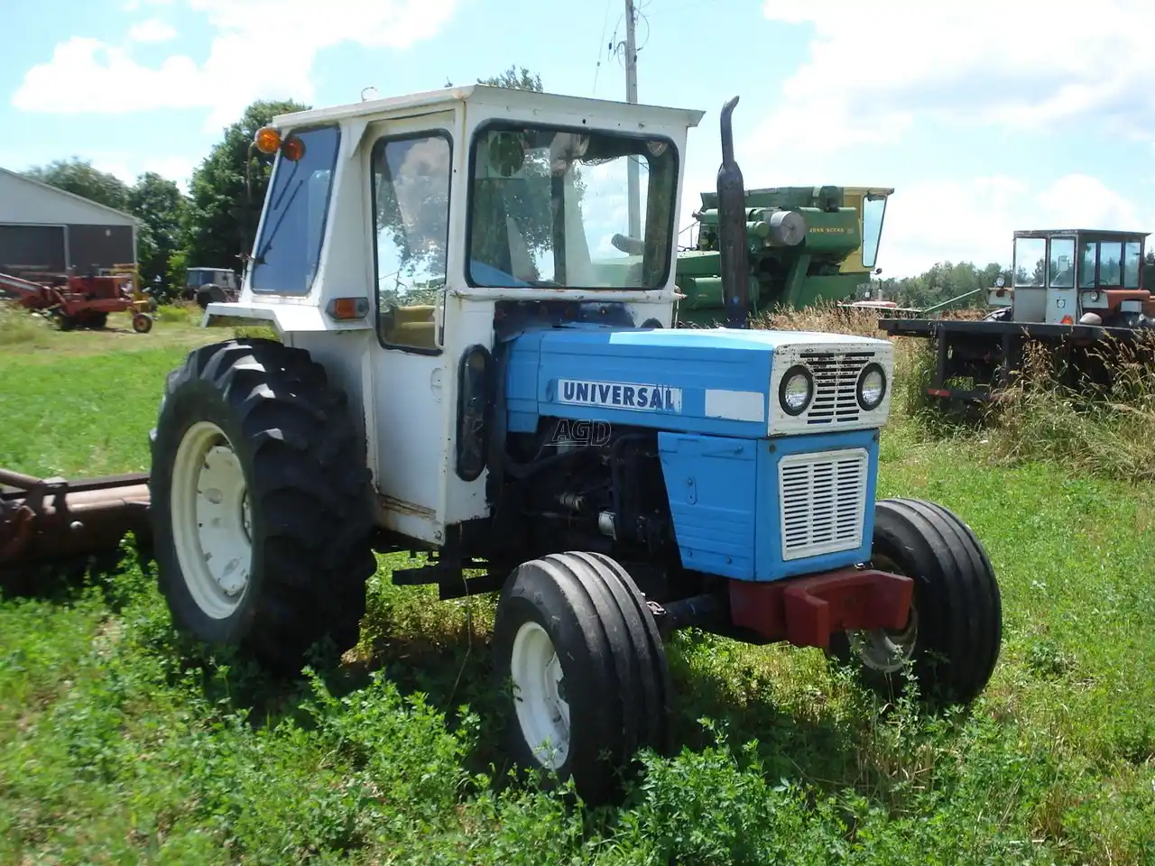 Gallery image 2 for Used Universal 500 Tractor