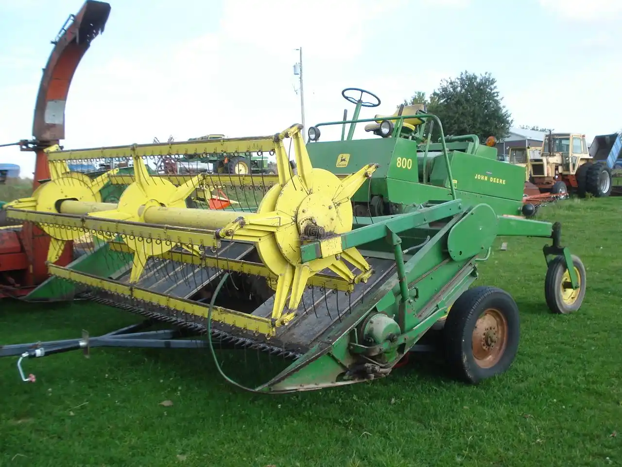 Gallery image 1 for Used John Deere 800 Windrower
