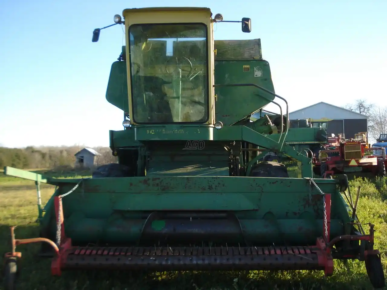 Gallery image 2 for Used John Deere 105 Combine
