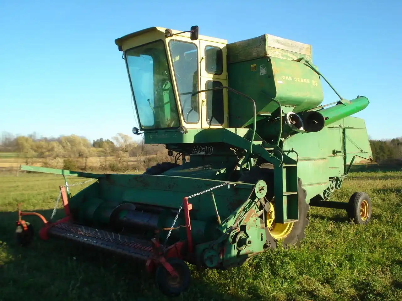 Gallery image 1 for Used John Deere 105 Combine