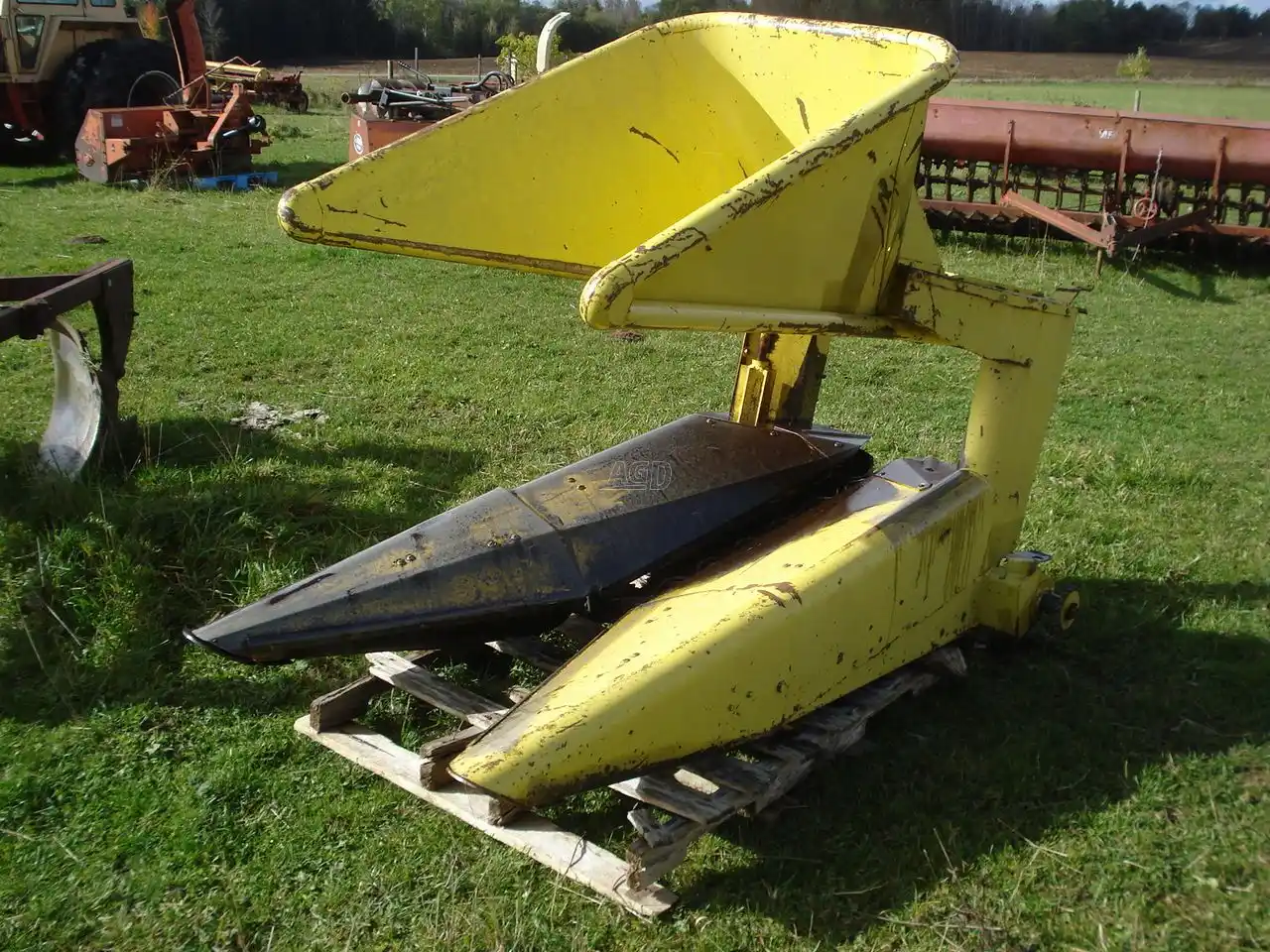 Gallery image 2 for Used John Deere R1 Header - Row Crop