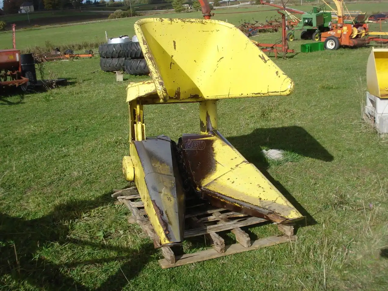Gallery image 1 for Used John Deere R1 Header - Row Crop