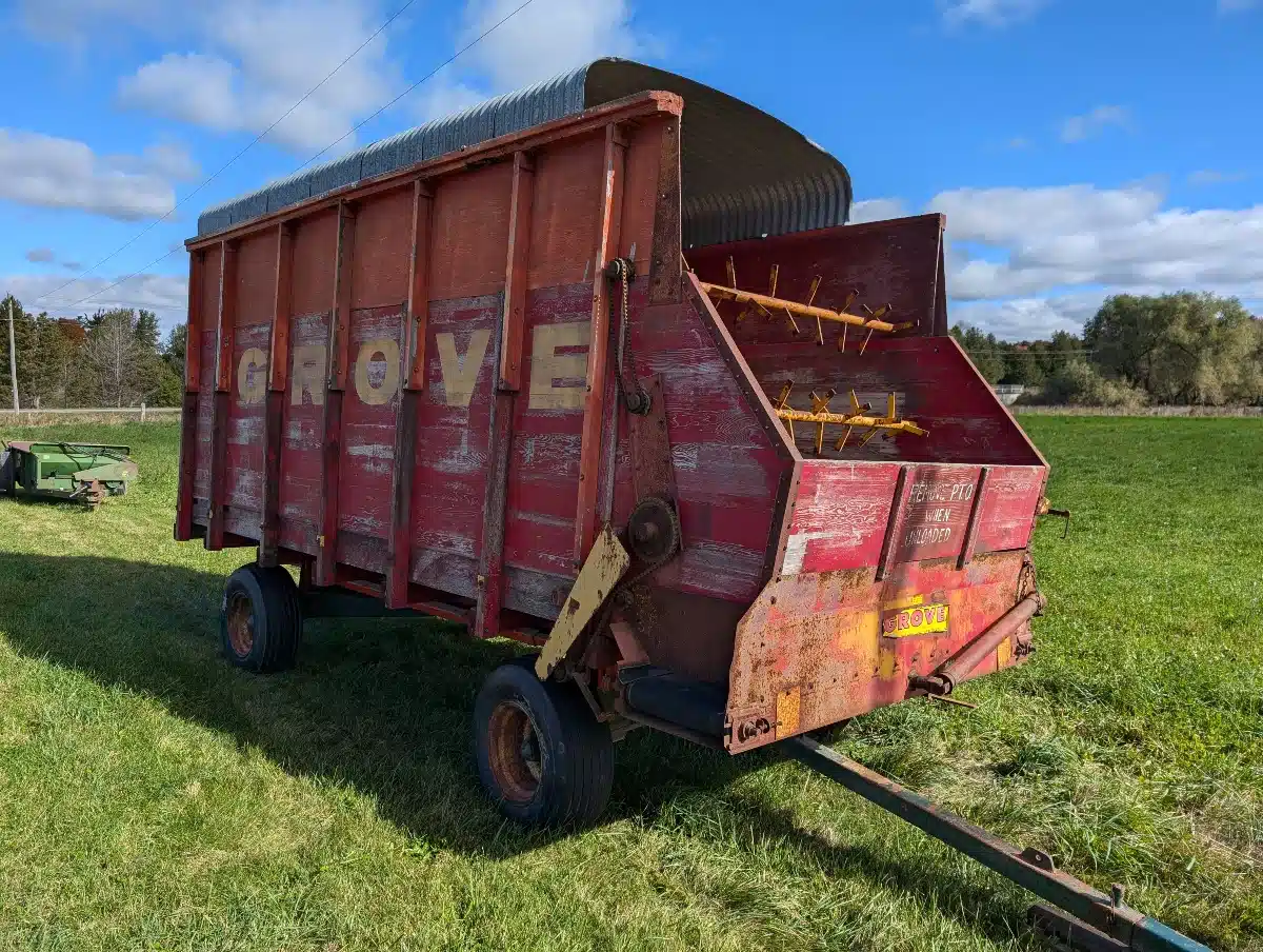 Gallery image 2 for Used Grove 3 Beater Forage Box